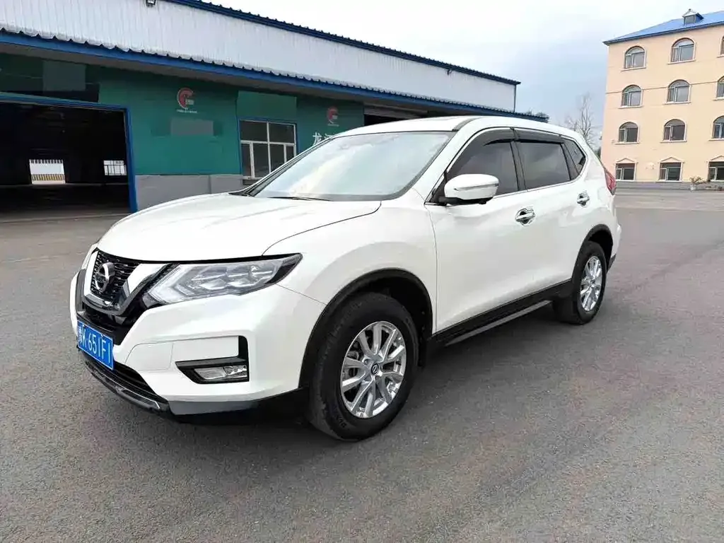 Nissan X-Trail — фото 1