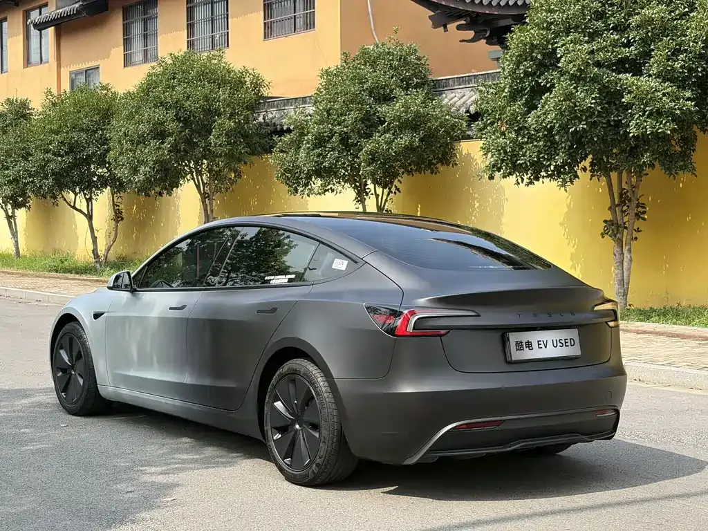 Tesla Model 3 — фото 10