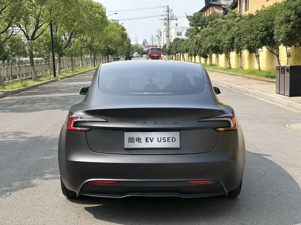 Tesla Model 3 — фото 2