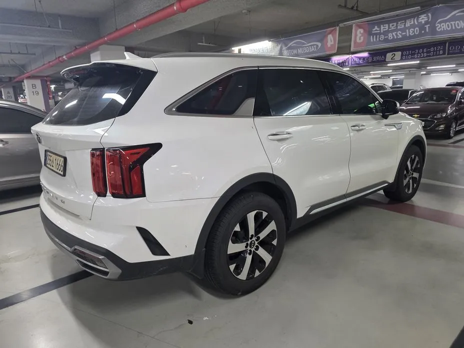 Kia Sorento — фото 6