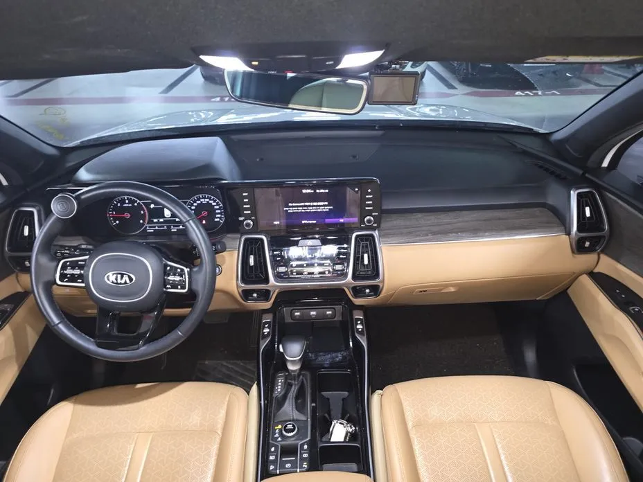 Kia Sorento — фото 9