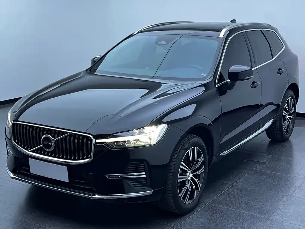 Volvo XC60 — фото 1