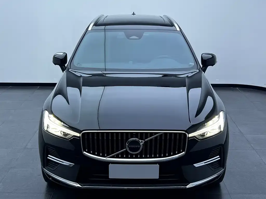 Volvo XC60 — фото 10