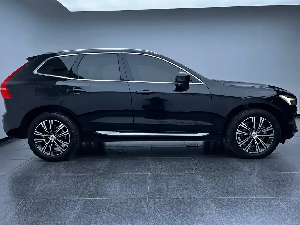 Volvo XC60 — фото 9