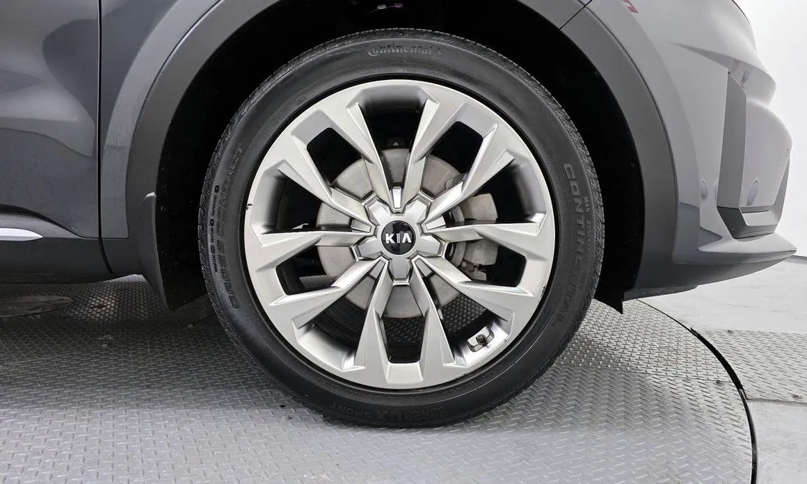 Kia Sorento — фото 9