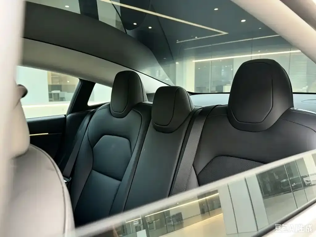 Tesla Model 3 — фото 5