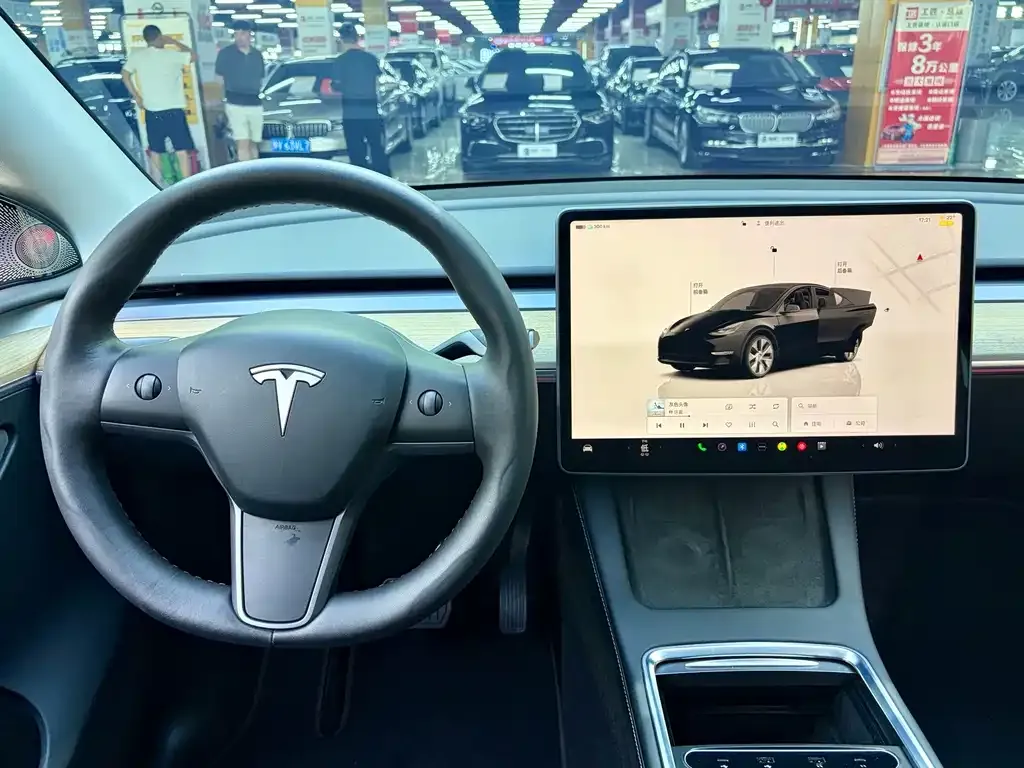 Tesla Model Y — фото 9