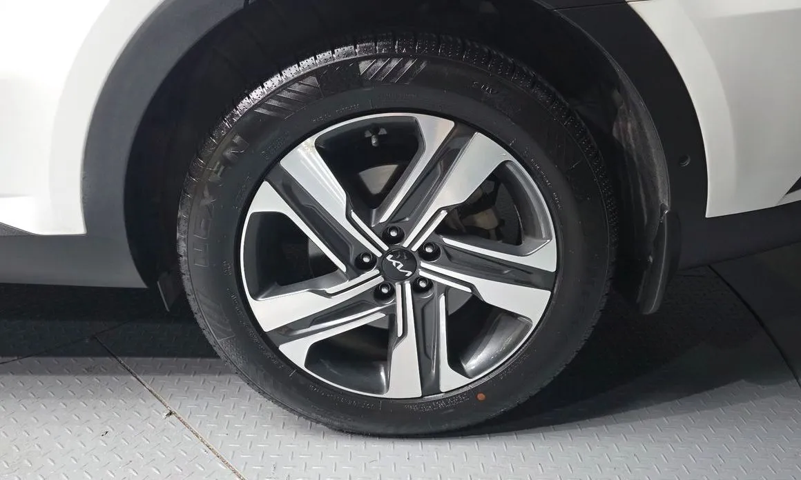 Kia Sorento — фото 6