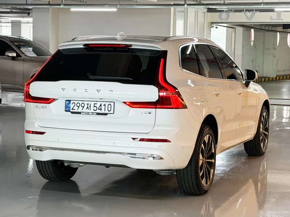 Volvo XC60 — фото 7