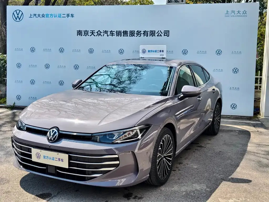 Volkswagen Passat — фото 1