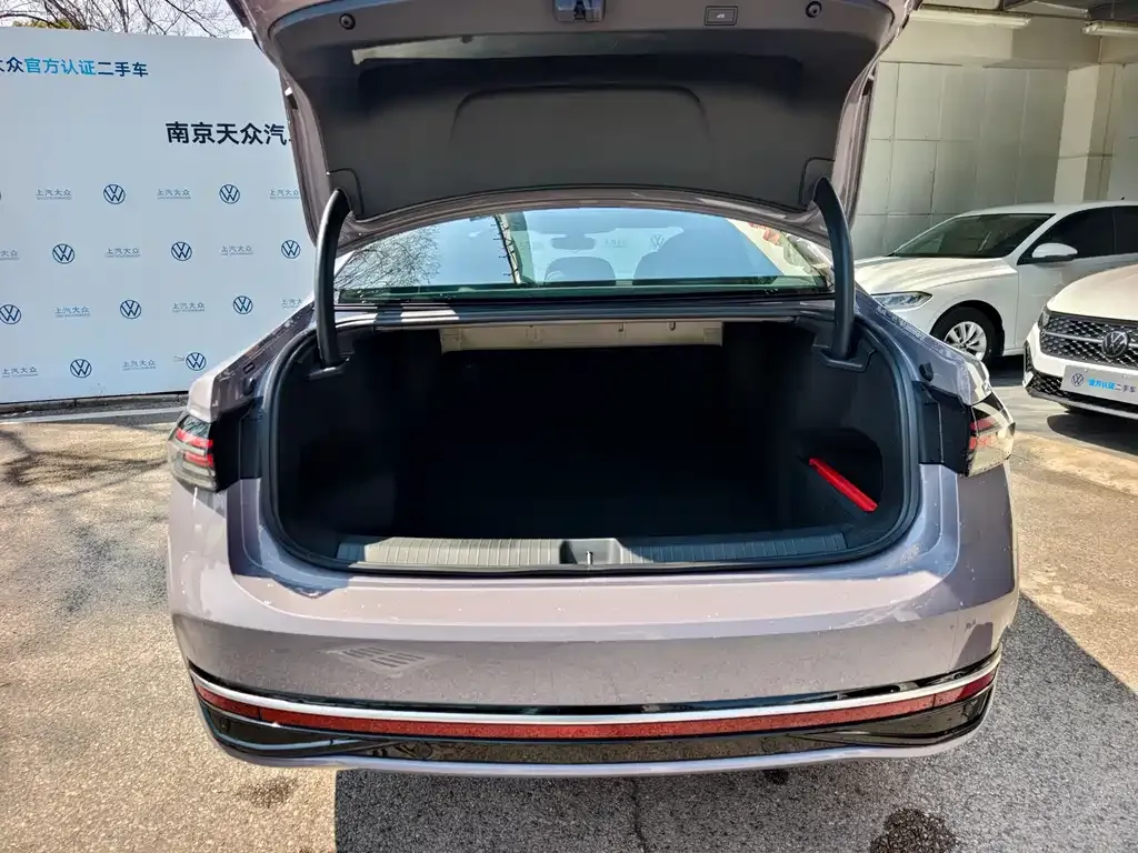 Volkswagen Passat — фото 9