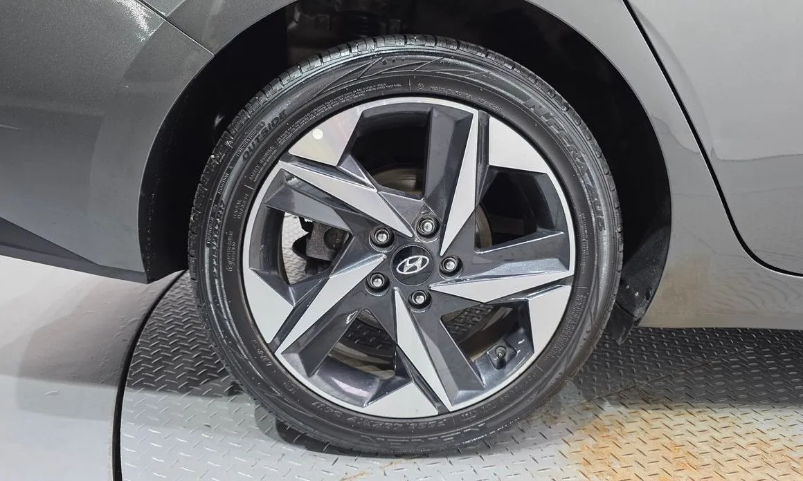 Hyundai AVANTE — фото 10