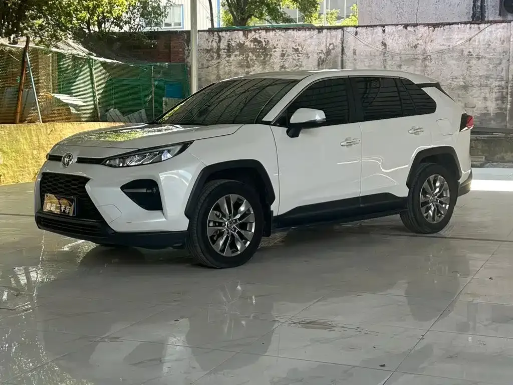 Toyota Wildlander — фото 8