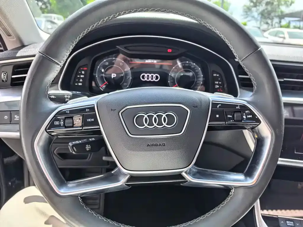 Audi A7L — фото 3
