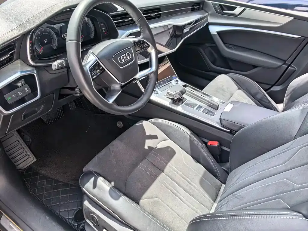 Audi A7L — фото 10