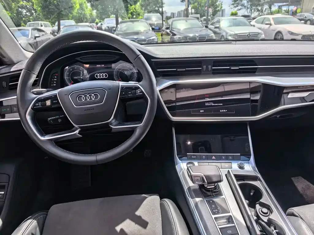 Audi A7L — фото 2