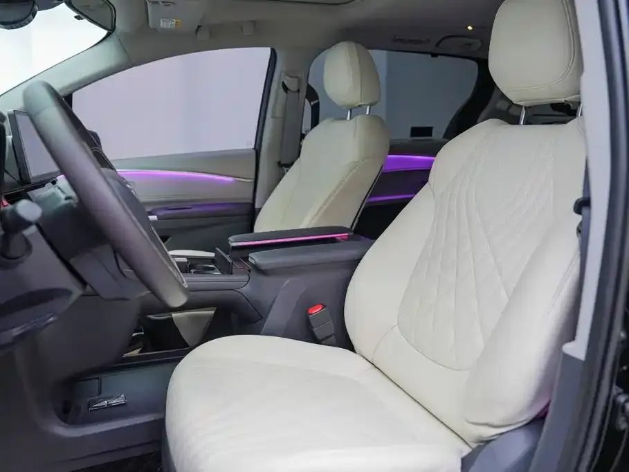 Toyota Granvia — фото 7