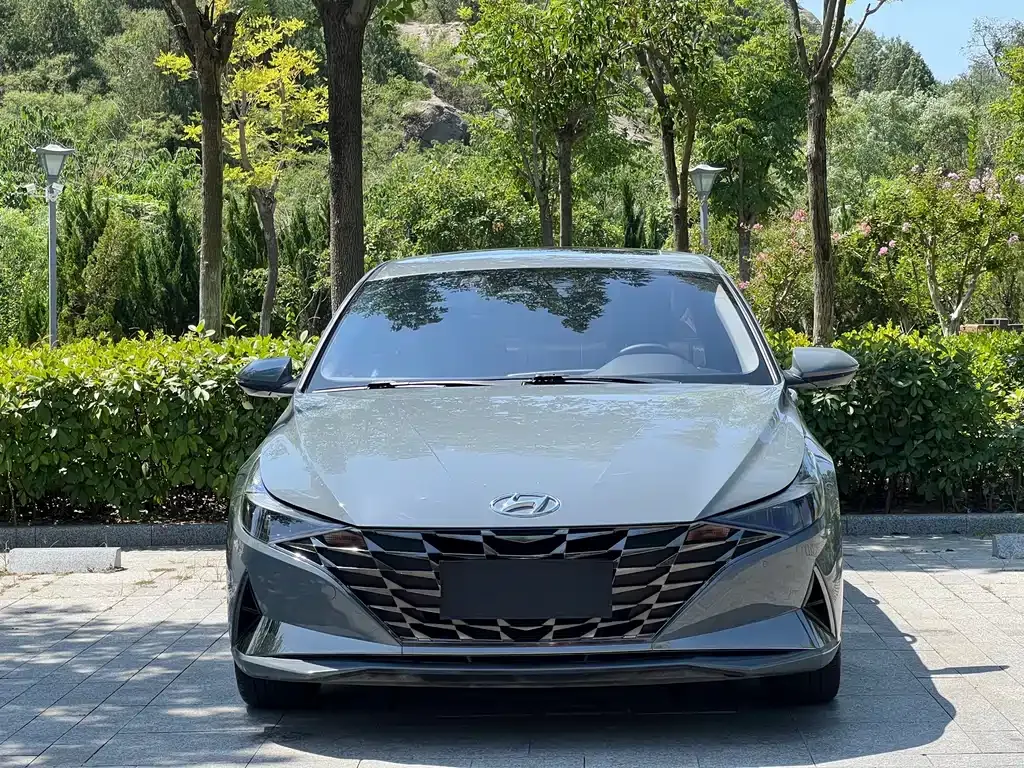 Hyundai Elantra — фото 5