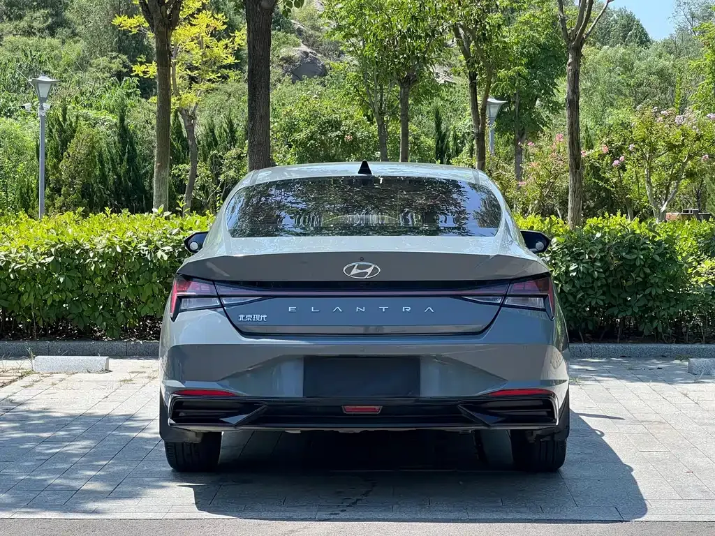 Hyundai Elantra — фото 8