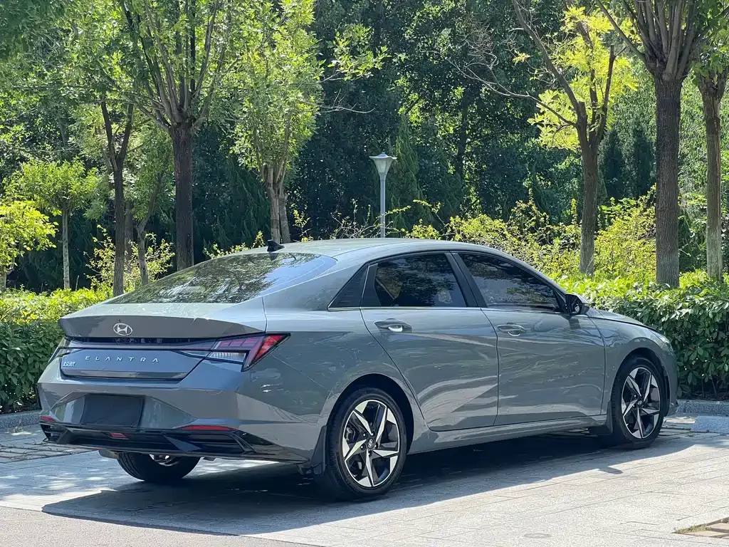Hyundai Elantra — фото 7
