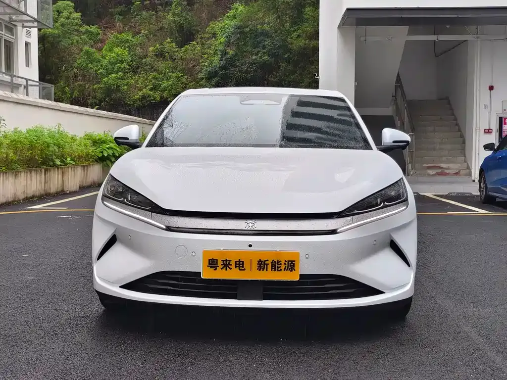 BYD Qin L — фото 8