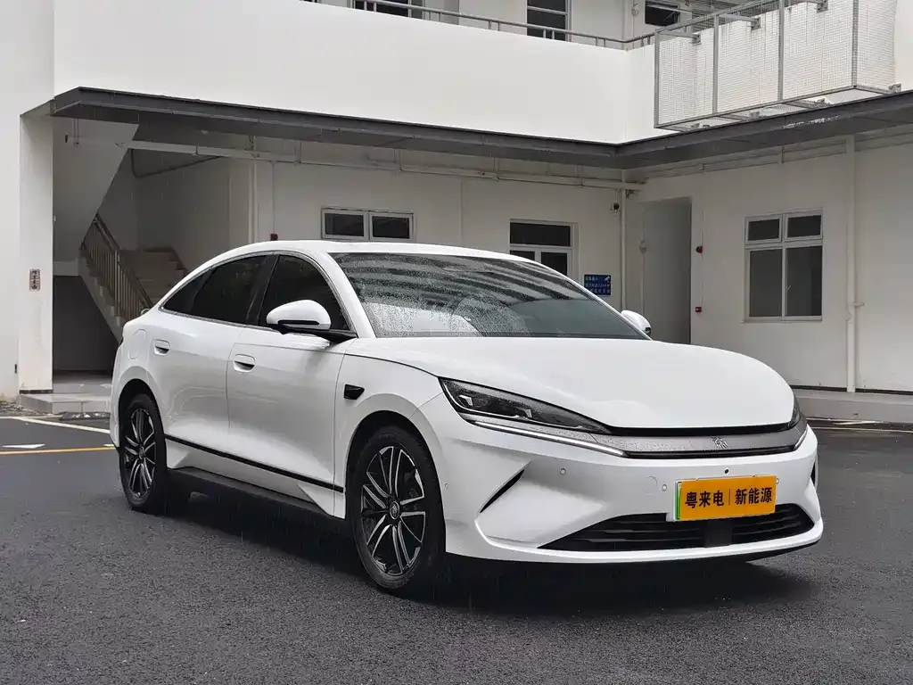 BYD Qin L — фото 10