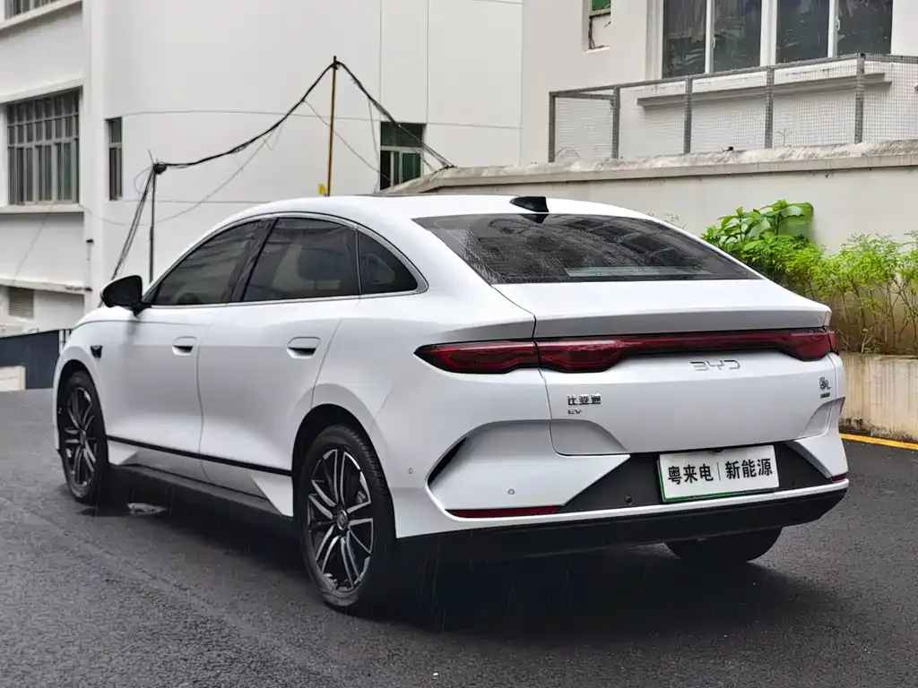 BYD Qin L — фото 4