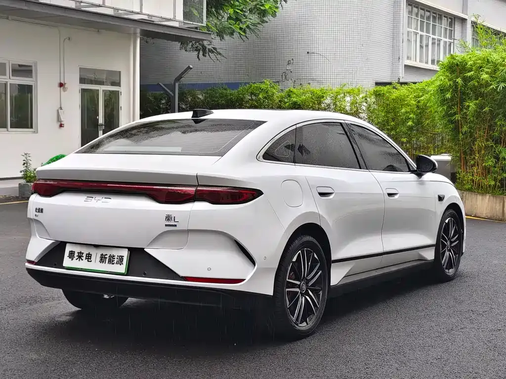 BYD Qin L — фото 6