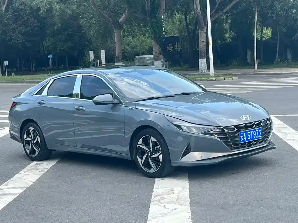 Hyundai Elantra — фото 5