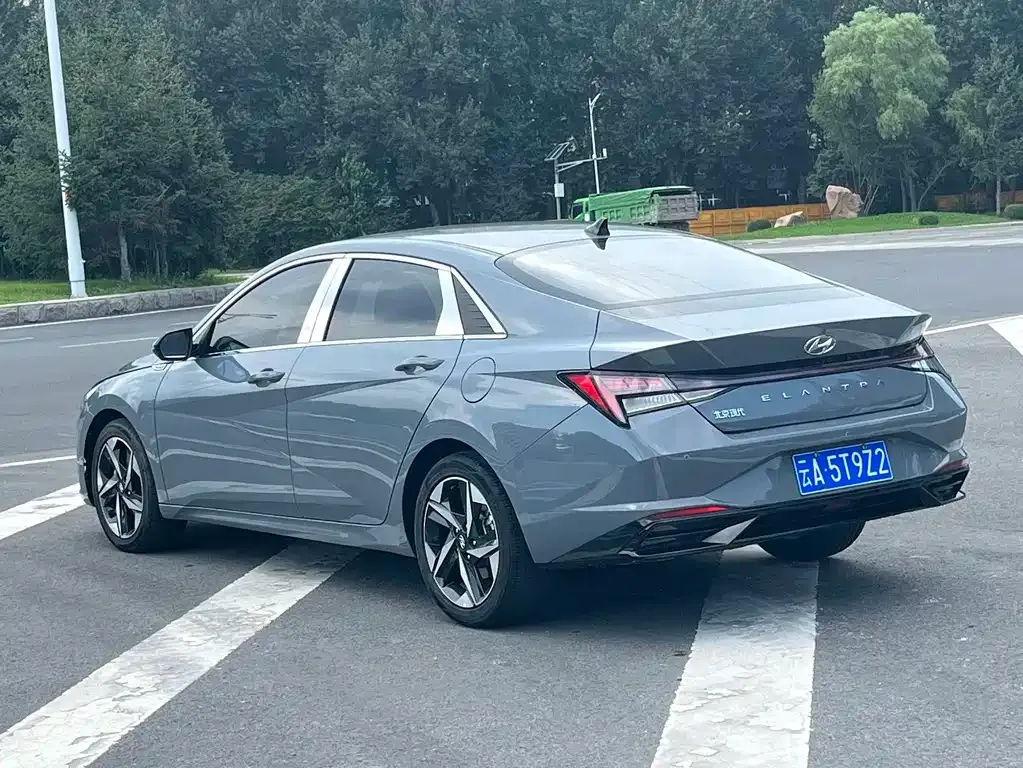 Hyundai Elantra — фото 10