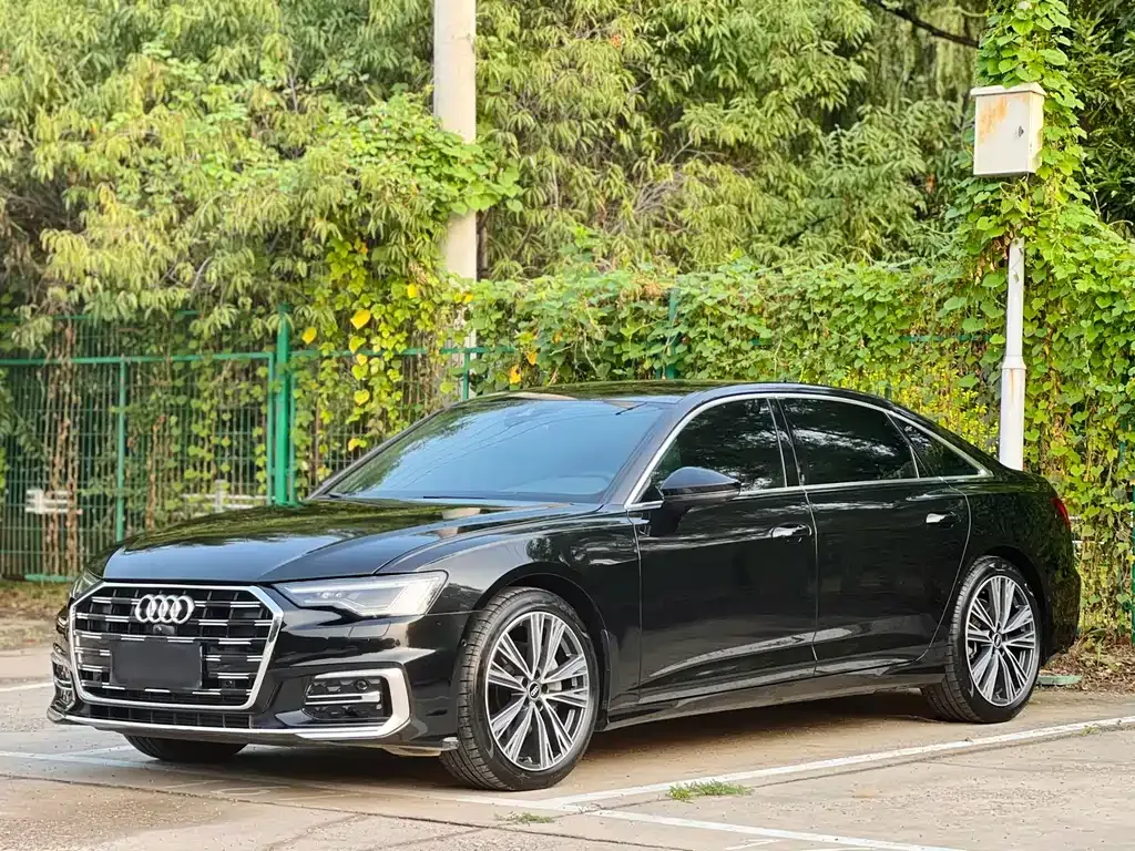 Audi A6L — фото 1