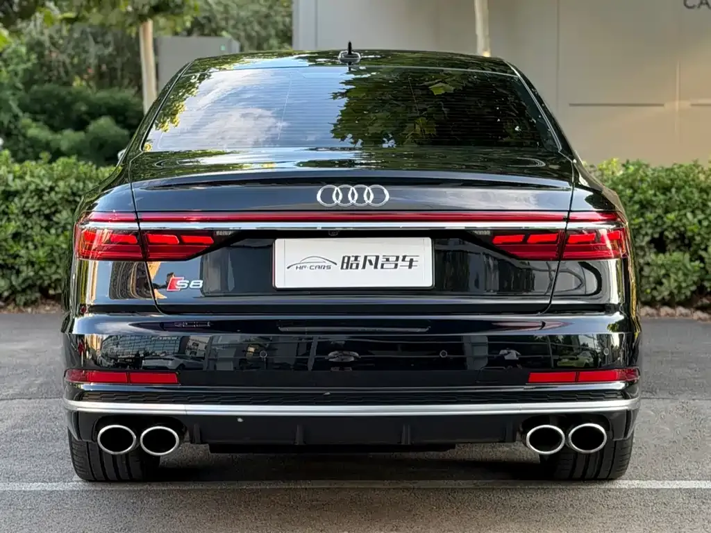 Audi S8 — фото 4