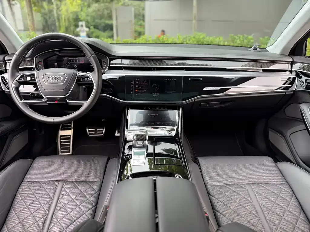 Audi S8 — фото 5