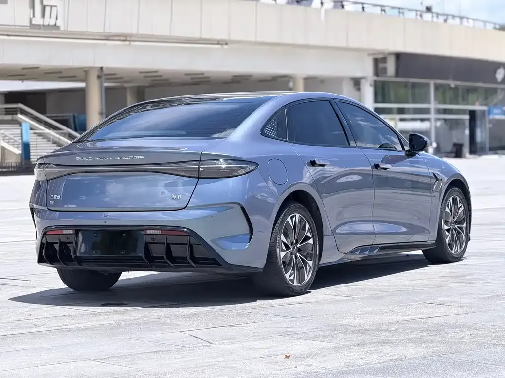 BYD Seal — фото 10