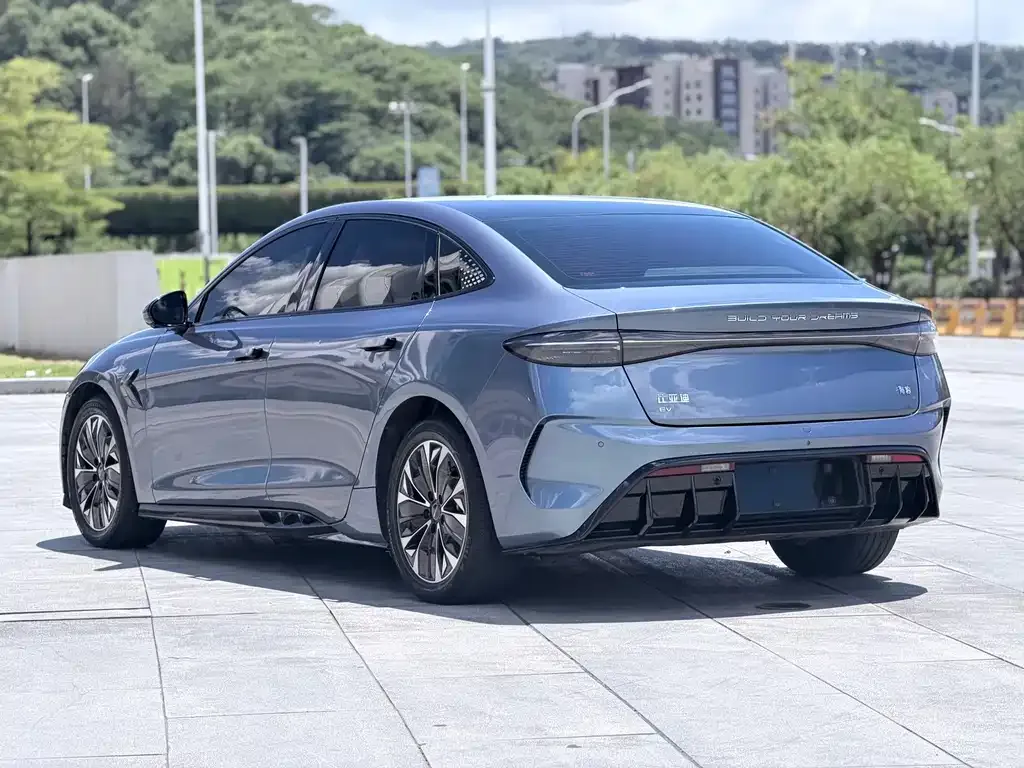 BYD Seal — фото 8