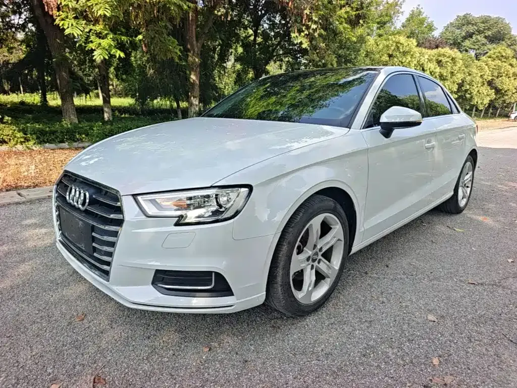 Audi A3 — фото 1