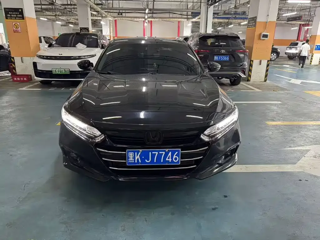 Honda Accord — фото 1