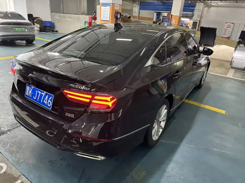 Honda Accord — фото 6
