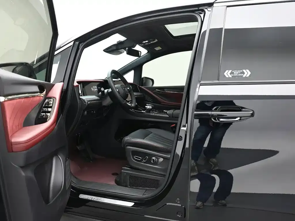 GAC Motor Trumpchi M8 — фото 10