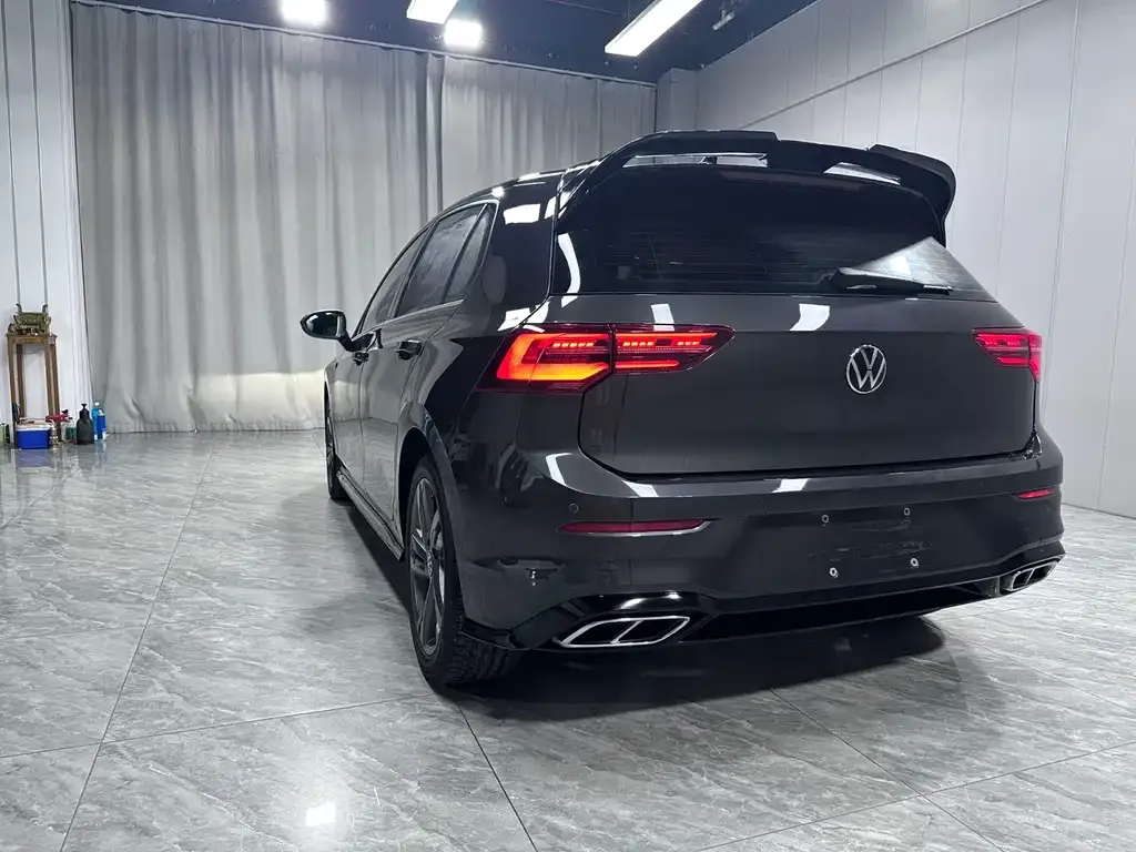 Volkswagen Golf — фото 10