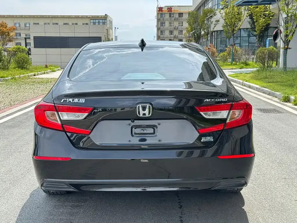 Honda Accord — фото 3