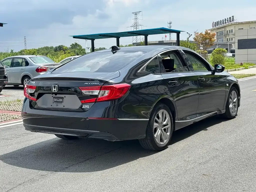 Honda Accord — фото 6