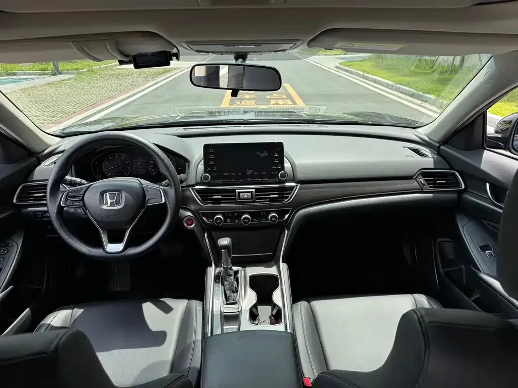Honda Accord — фото 9