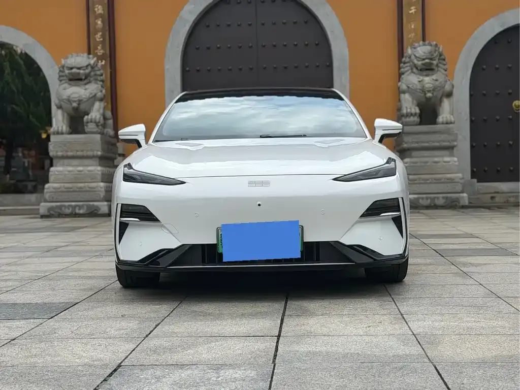 Geely Galaxy E8 — фото 3