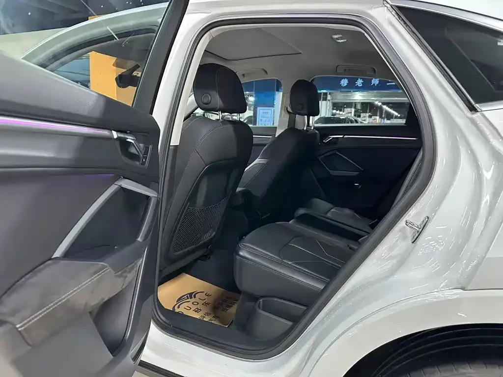 Audi Q3 Sportback — фото 9
