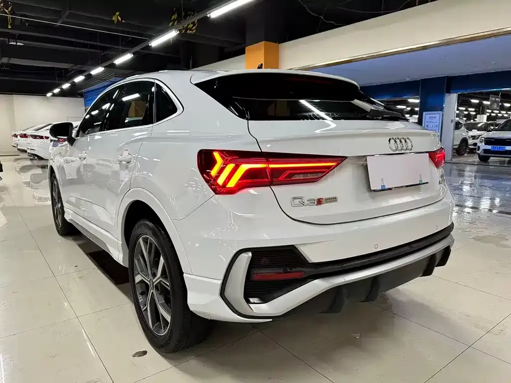 Audi Q3 Sportback — фото 8