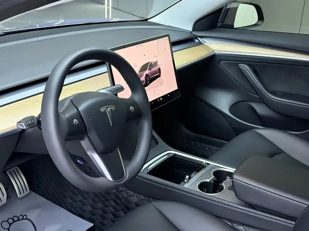 Tesla Model 3 — фото 4