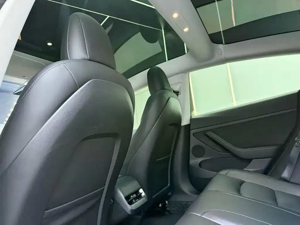 Tesla Model 3 — фото 10