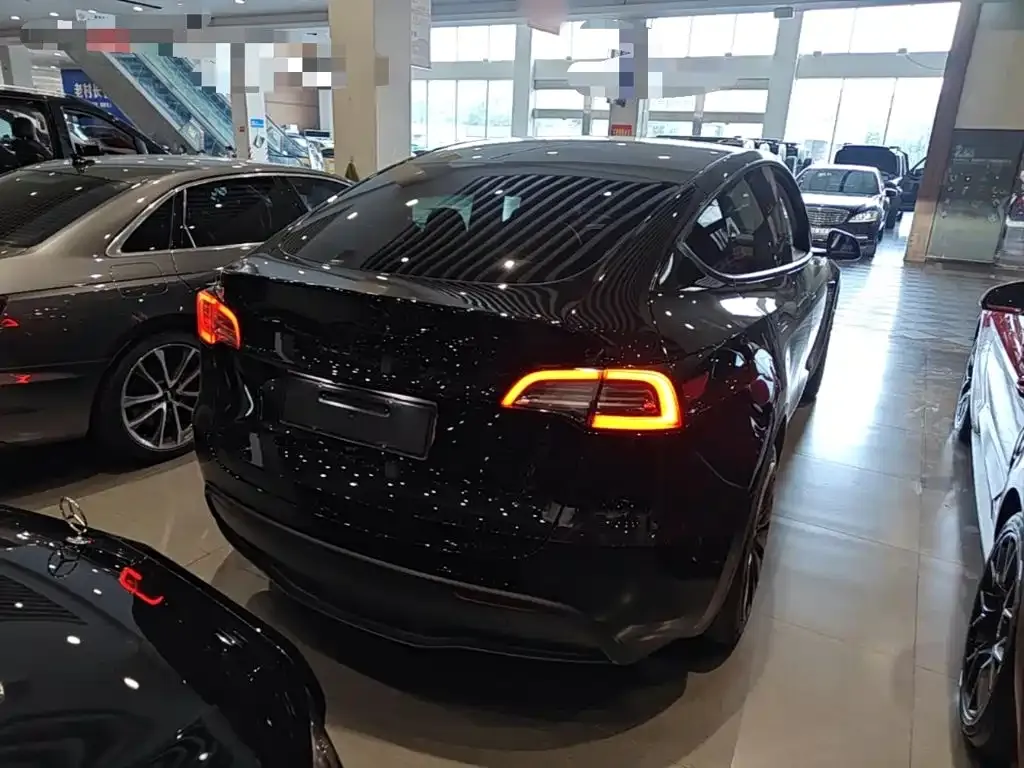 Tesla Model Y — фото 7