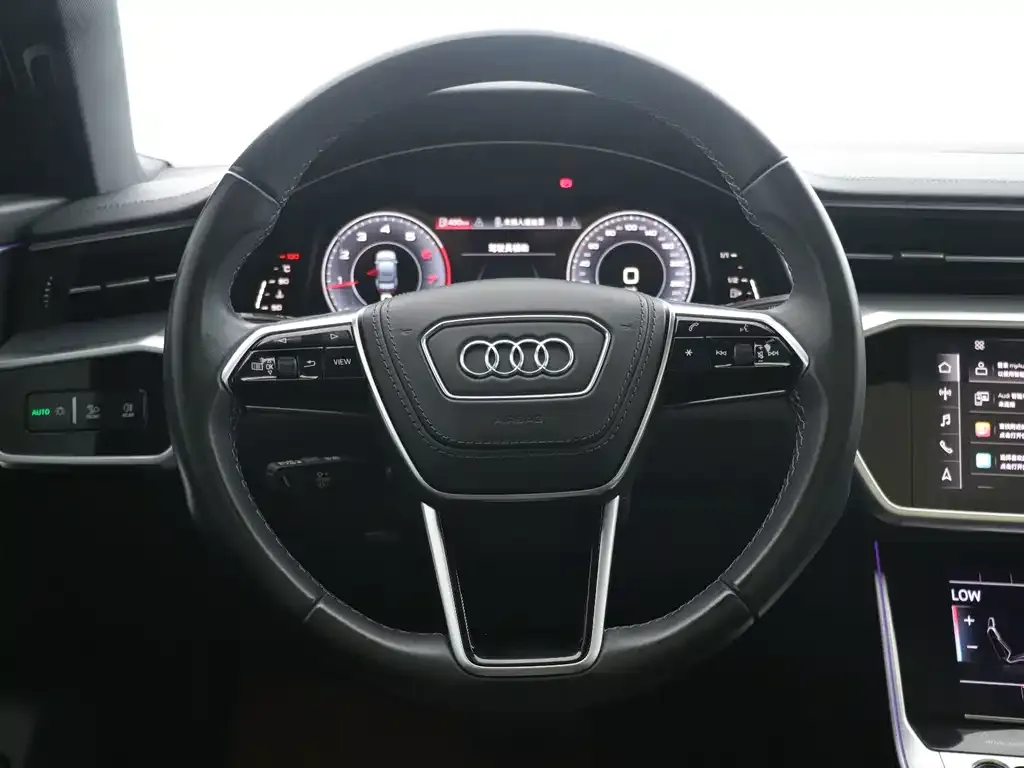 Audi A6L — фото 9
